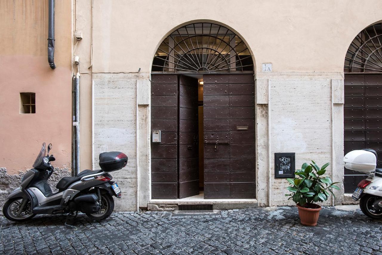 Holidays Teatro Pace Rome Exterior photo